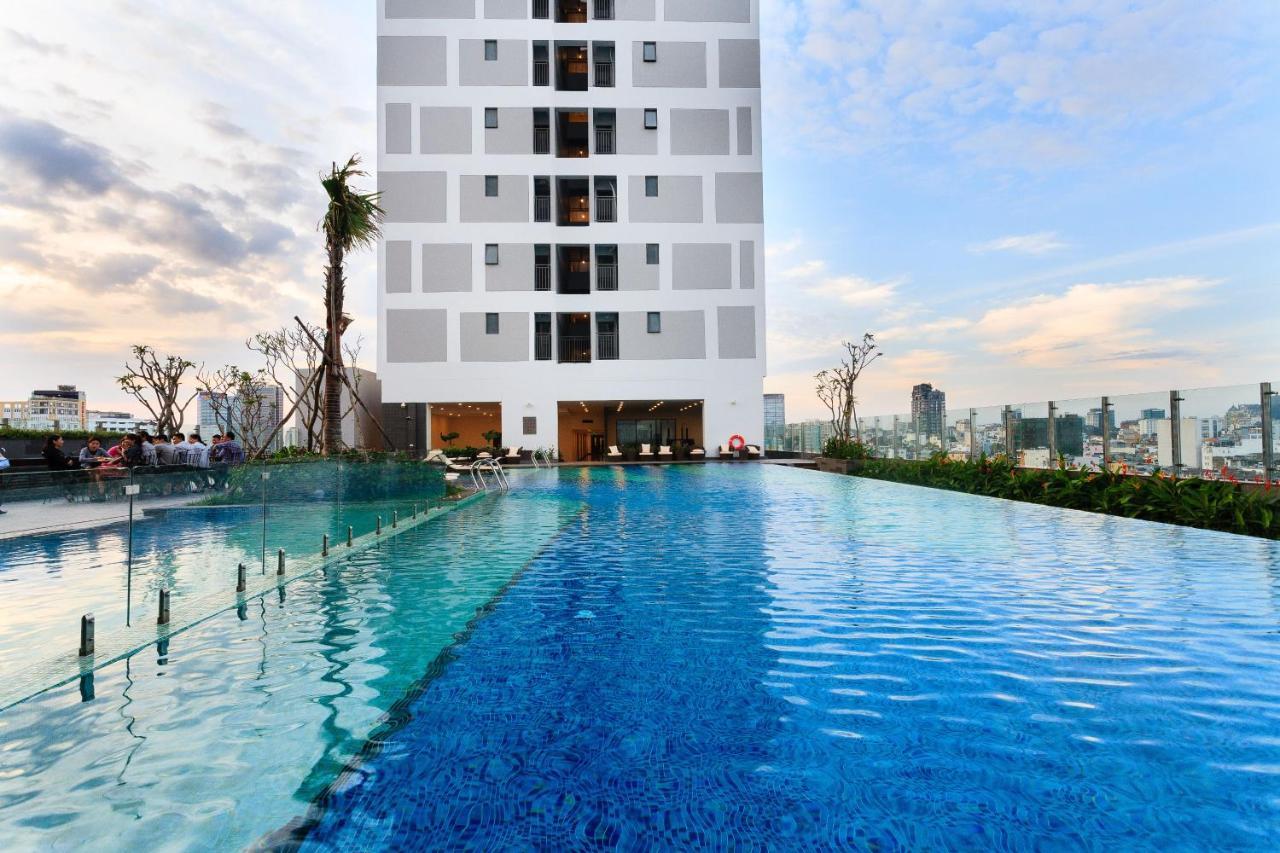 River Gate Building - Le Meridien Pool & Gym Ho Chi Minh City